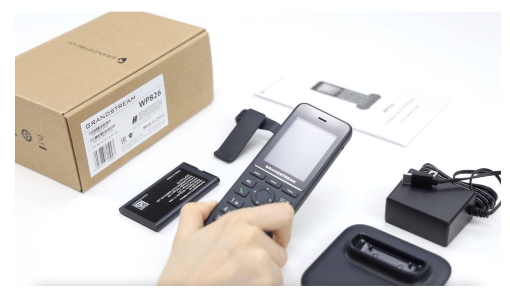 محتویات داخل جعبه grandstream wp826